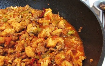 Kıymalı Karnıbahar Yemeği 1 kiymali-karnibahar-yemegi