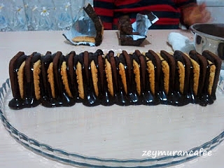 Pudingli Pasta 8 bisküvili-pasta-yapımı