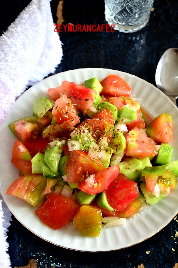 Domates Salatalık Salatası 3 DOMATES
