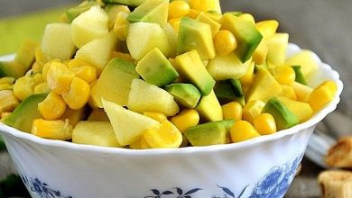 ananas-avakado-misir-salatasi