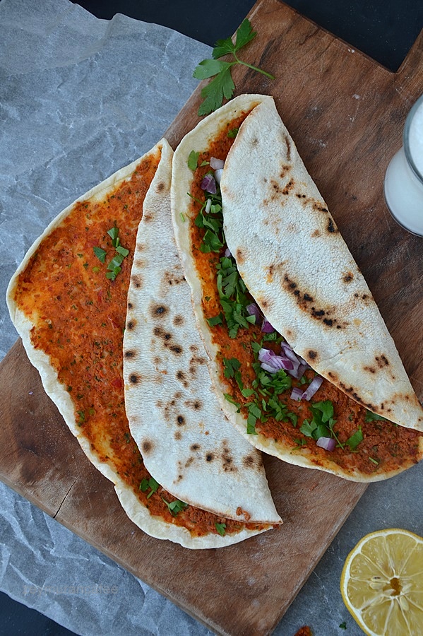 Ev Yapımı Lahmacun Tarifi 10 DSC 0280